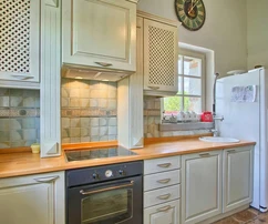 Lujosa villa de piedra con piscina en venta en Tinjan, Croacia