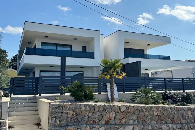 ESCLUSIVA VILLA URBANA CON PISCINA E VISTA MARE PANORAMICA, A 200 M DALLA SPIAGGIA!