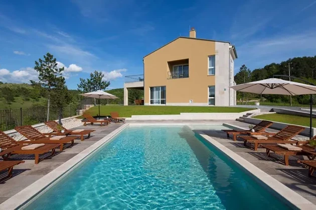 Istria, Motovun - Resort esclusivo con hotel, ristorante e appartamenti in vendita
