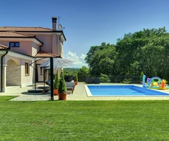 Istria, Rovigno: Villa moderna con ampio giardino