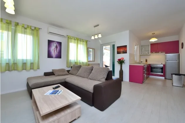 Privlaka - Appartement moderne de deux pièces avec vue sur la mer, à 50 m de la plage