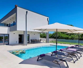 Istrie, Marčana, maison moderne avec piscine dans un endroit calme