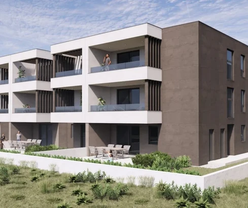 Isztria, Pula: Villa medencével és melléképülettel