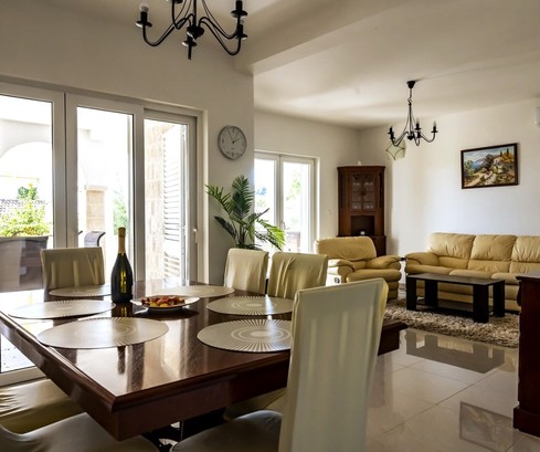 Lujoso apartamento en la isla de Brac con vistas al mar y terraza