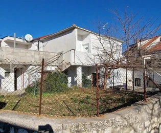Slatine, semi-detached house 105 m2, on two floors, terrace, garden,