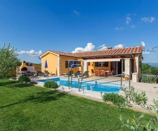 Poreč : Splendida villa con piscina e vista panoramica in vendita