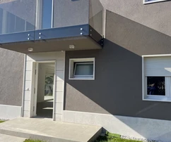 Amplio apartamento con terrazas en venta en Poreč, Croacia