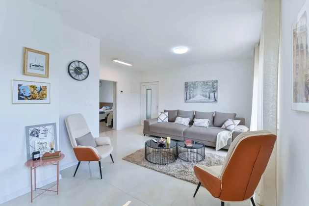 Zadar, Borik, řadový dům s 5 bytovými jednotkami