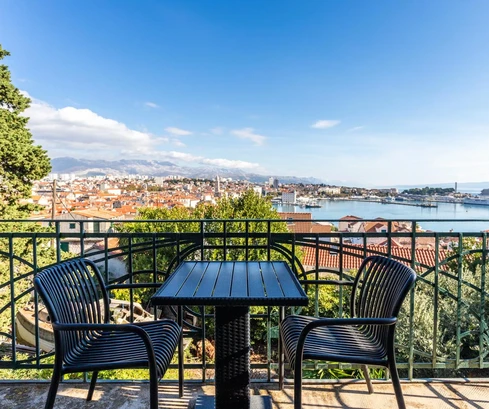 Zentral gelegene Zwei-Zimmer-Wohnung in Split zu verkaufen in Kroatien