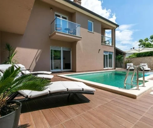 Istrien, Rovinj: Geräumiges Haus mit Pool