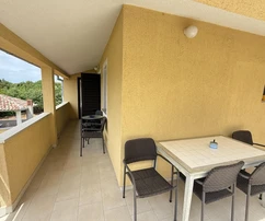 Priestranný dom s bytmi na predaj v Pule v Chorvátsku