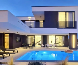 Villa con piscina in vendita a Zara Kožino in Croazia
