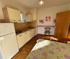 DETACHED VILLA WITH THREE APARTMENTS AND SEA VIEW, 150 M FROM THE BEACH!