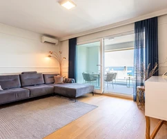 Split, Žnjan, luxury three-room apartment with panoramic sea view