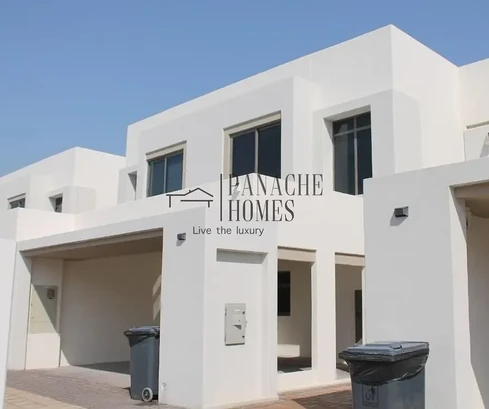Townhouse for sale in Dubai - Live in Town Square