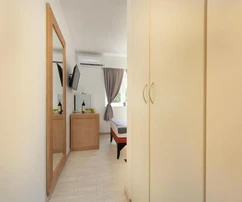 Pićan, Istria: Motel moderno con capacidad para 70 camas, 1025 m2