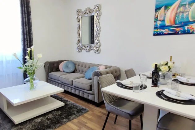 Zadar, Poluotok, appartement élégant récemment rénové, à 30 m de la place Narodni, vue sur Kalelearga.