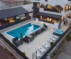 Villa in Okrug in Meeresnähe zu verkaufen in Kroatien