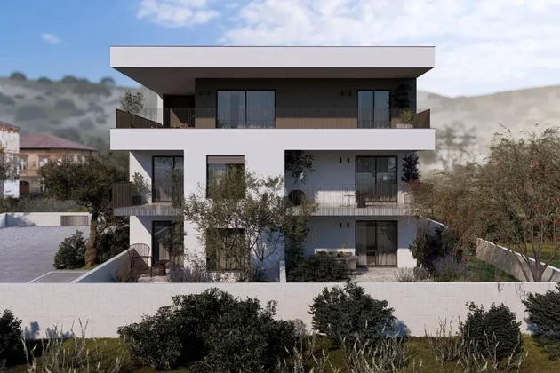 Trogir, 2 hálószobás lakás 58 m2, új építésű, tengerre néző kilátás.