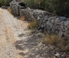 <p>Drvenik Veli, près de la ferme... terrain de 3980 m2, à seulement 80 m de la mer, vue</p>