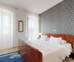 Maison de luxe rénovée à vendre au bord de l'eau à Jelsa en Croatie