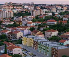 Isztria, Poreč: Kétszobás lakás loggiával