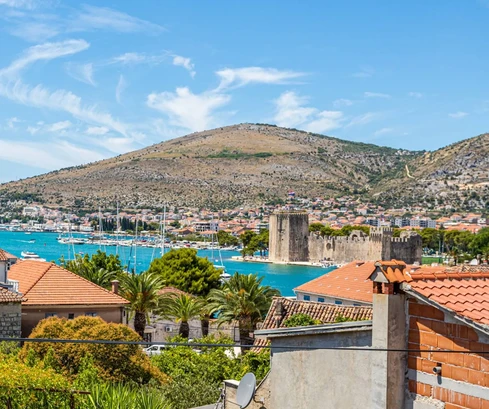 Penthouse mit Terrasse und Meerblick zum Verkauf in Kroatien