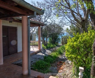 Na predaj je dom v Zadare v časti Karma priamo pri mori v Chorvátsku