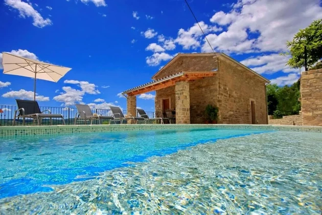 Casa in pietra con piscina e vista panoramica, Istria, Oprtalj