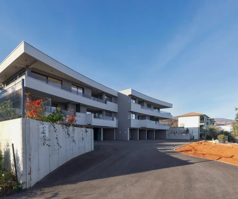 Lovran, apartamento de lujo en un edificio nuevo con vistas panorámicas al mar