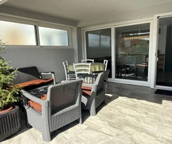 ZAŘÍZENÝ APARTMÁN S VÝHLEDEM NA MOŘE, NA KLIDNÉM MÍSTĚ!