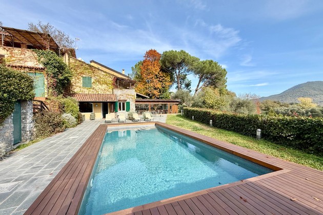 Villa exclusiva en el Garlenda Golf Club con piscina