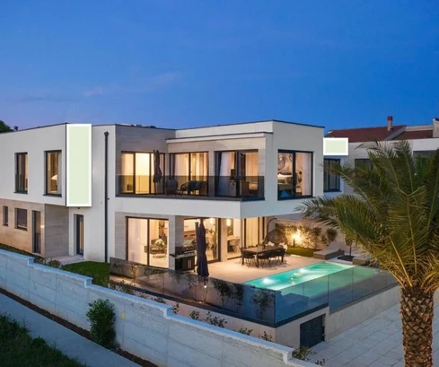 Villa de lujo en venta en el paseo marítimo de Medulin, Croacia