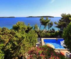 Krásna zelená oáza pri mori - Vela Luka, ostrov Korčula