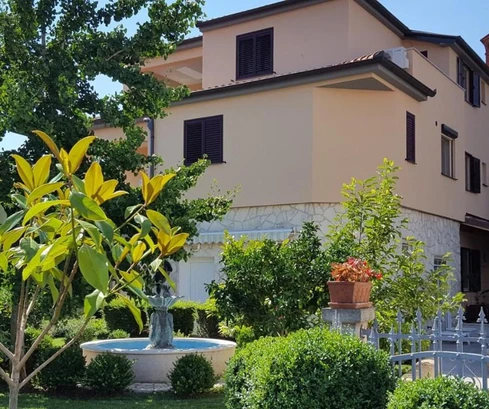 Tágas családi ház Medulinban, közel a tengerhez, eladó Horvátországban