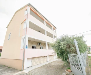 Spaziosa casa a Bibinje disponibile vicino al mare in Croazia