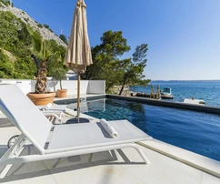 Barić Draga, Villa exclusive en première ligne sur la mer avec quai et rampe pour bateau