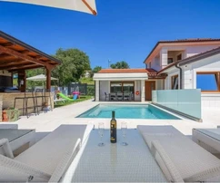 Superbe villa avec piscine et jardin paysager, Istrie, Novigrad