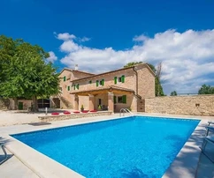 ISZTRIA, ŽMINJ – Kivételes kővilla medencével