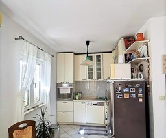 Maison en bord de mer à Brac avec appartements doubles à vendre