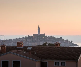 Appartamento in vendita a Rovigno con vista sul mare in Croazia