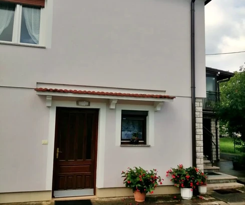 Finida, Umag: Prostrana kuća s četiri apartmana