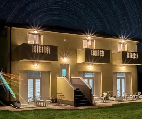 Umag környéke: Kiemelkedő befektetési lehetőség üzleti épülettel és apartmanházzal