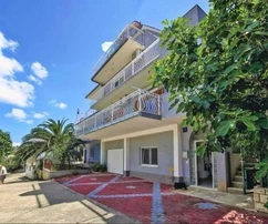 Čiovo, Mastrinka, maison avec cinq unités résidentielles