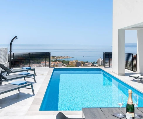 Two-level apartment with a pool for sale in Makarska in Croatia