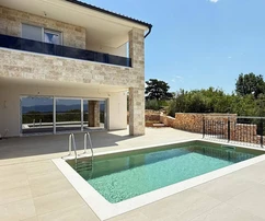 Villa moderna e completamente attrezzata con vista mare