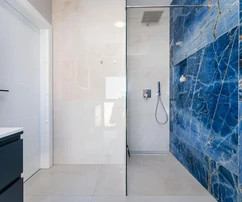 Vila na predaj vo Vrsime s bazénom a krásnym výhľadom v Chorvátsku