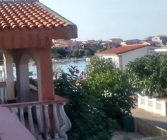 Casa appartamenti a 50 metri dal mare