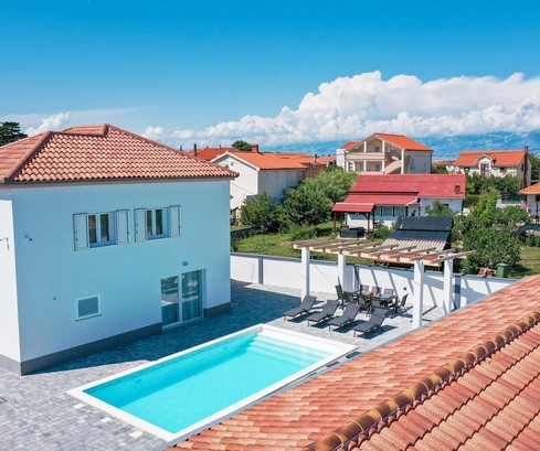 Villa urbaine avec piscine près de Zadar