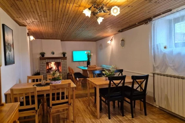 Lacs de Plitvice, Rudanovac, maison 350 m², récemment rénovée avec 10 appartements